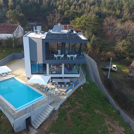 Ferienvilla Villa Iamar Mit Privatem Pool * Canedo de Basto